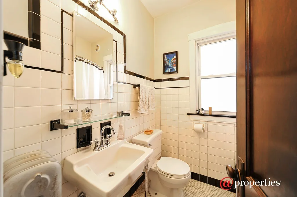 2218 W ARGYLE ST 60625-unit#2-Chicago-IL