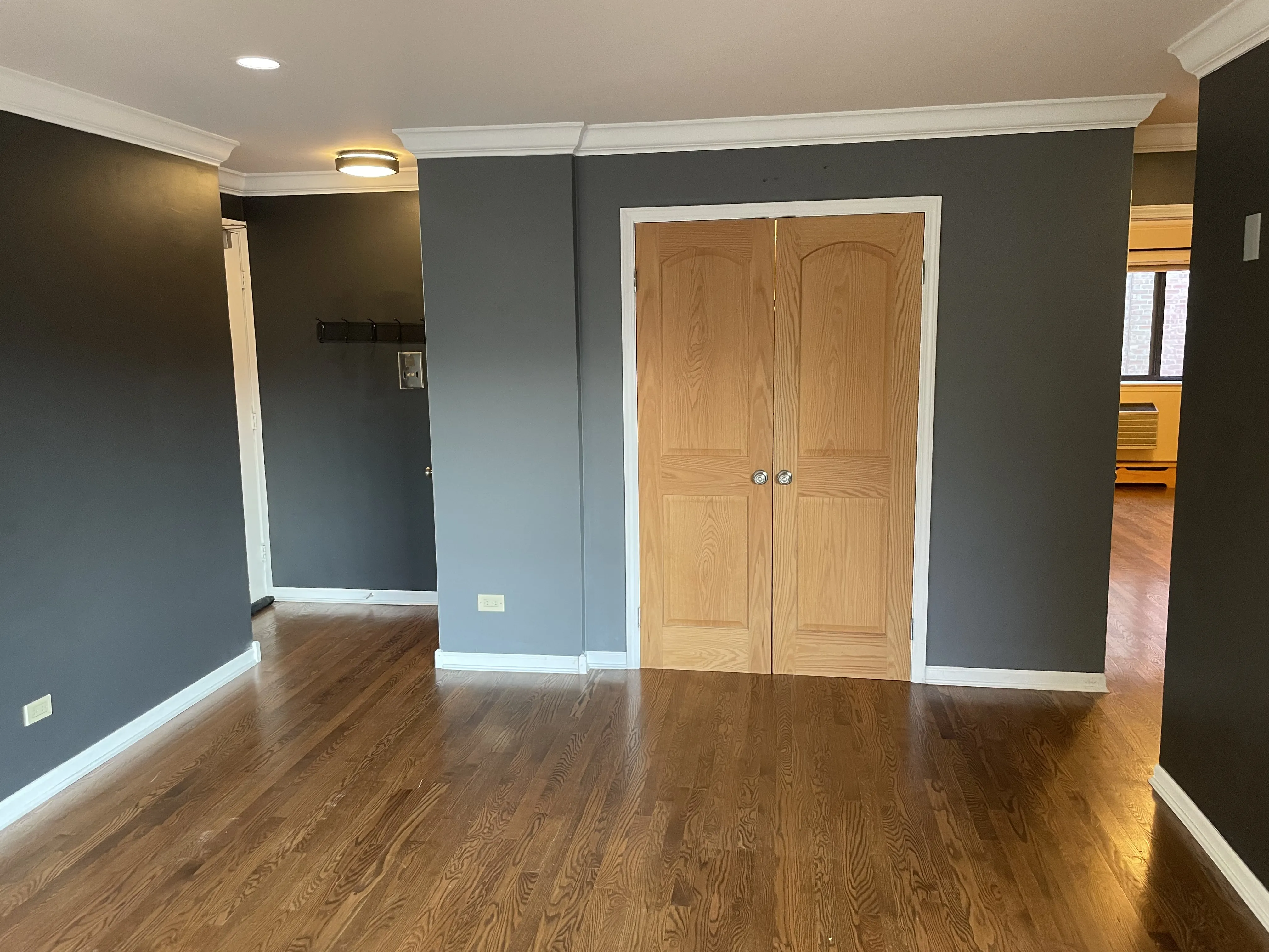 561 W STRATFORD PL 60657-unit#4-B-Chicago-IL