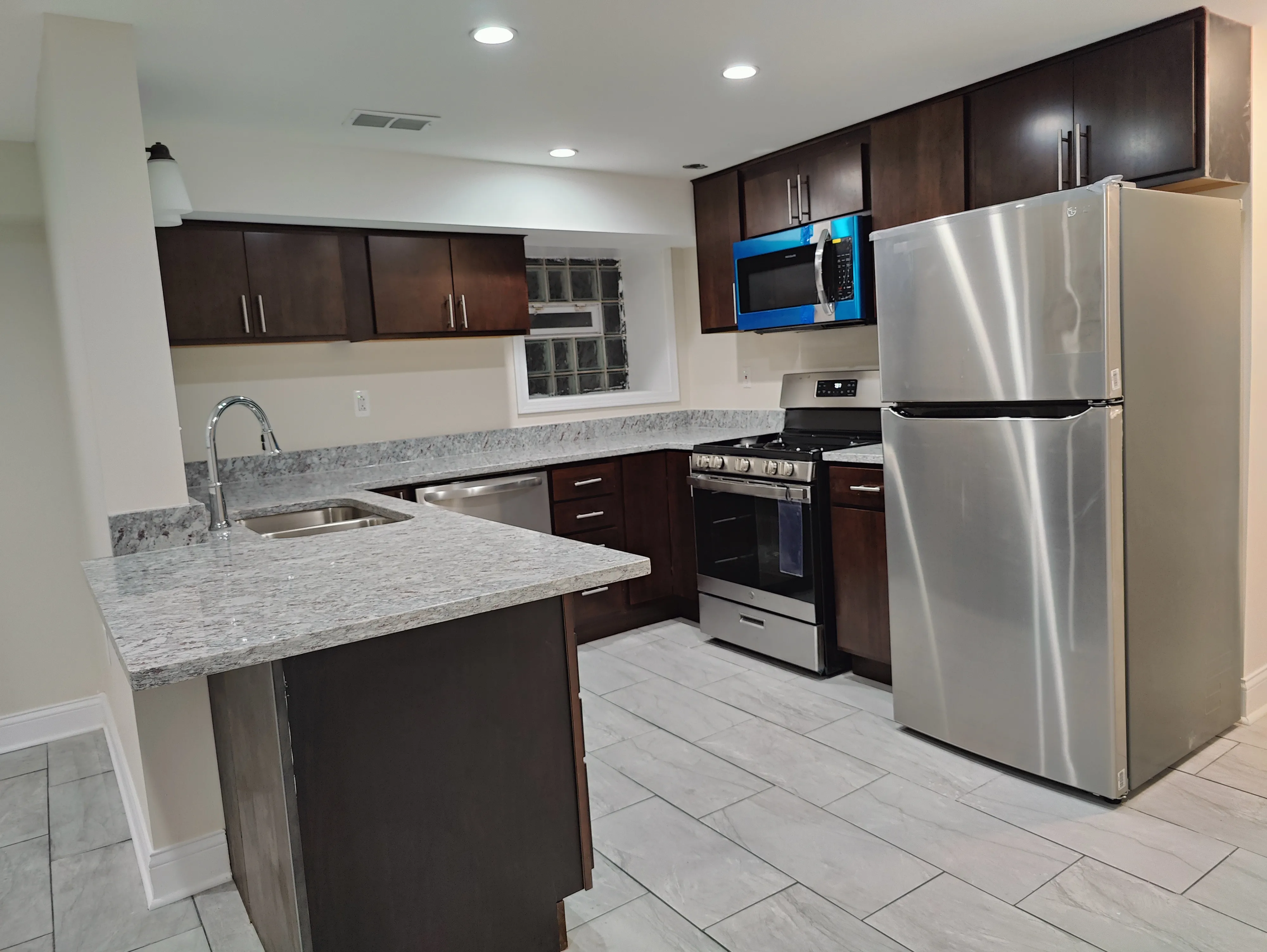 1845 W GREENLEAF AVE 60626-unit#B-Chicago-IL
