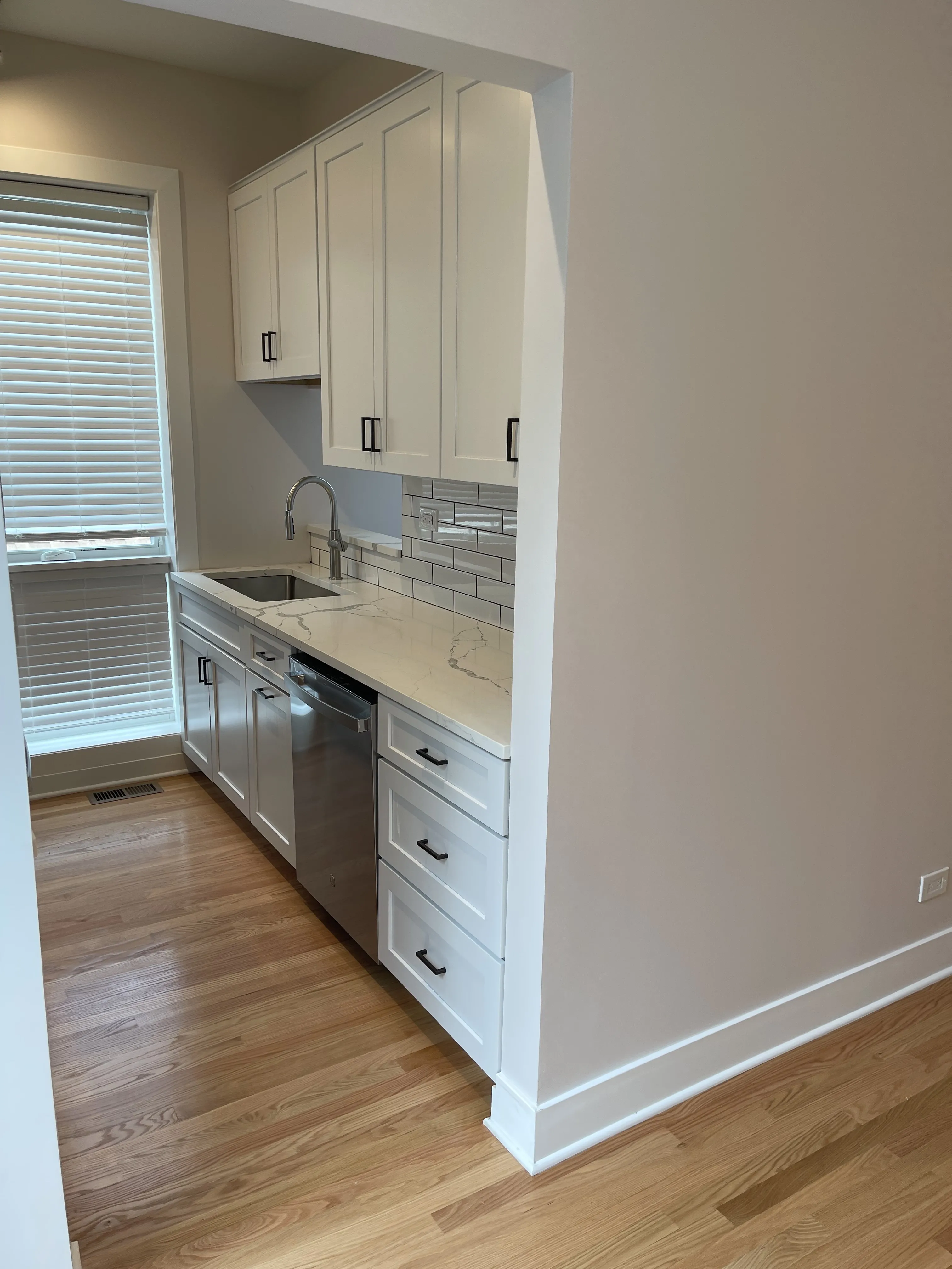 3748 N RACINE AVE 60613-unit#R-Chicago-IL
