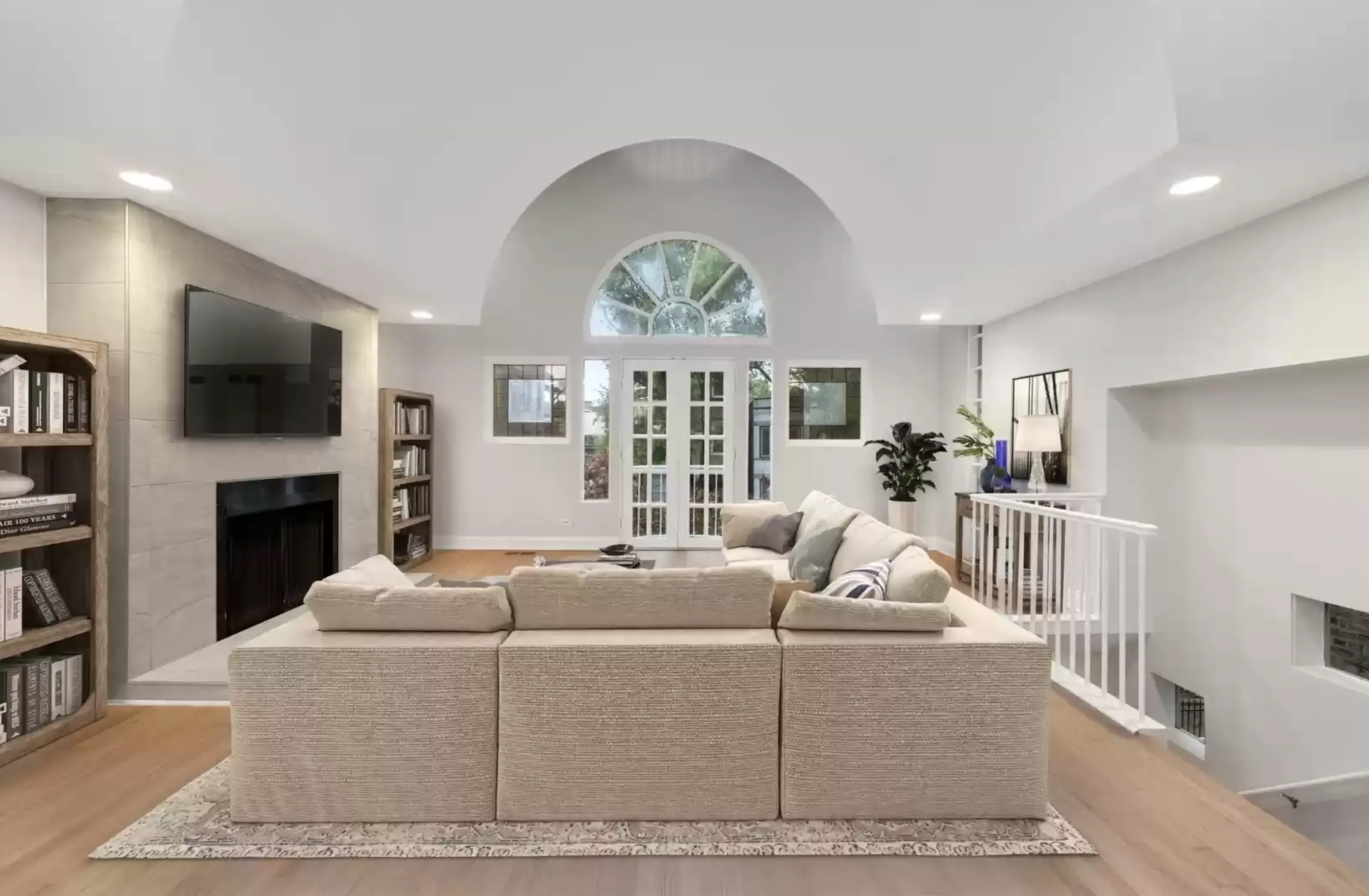 1014 W OAKDALE AVE 60657-unit#2-Chicago-IL