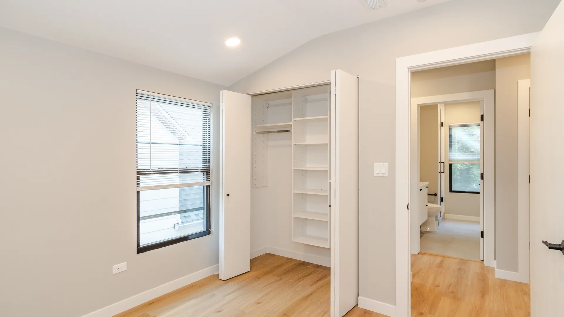 3520 W SHAKESPEARE AVE 60647-unit#2-Chicago-IL