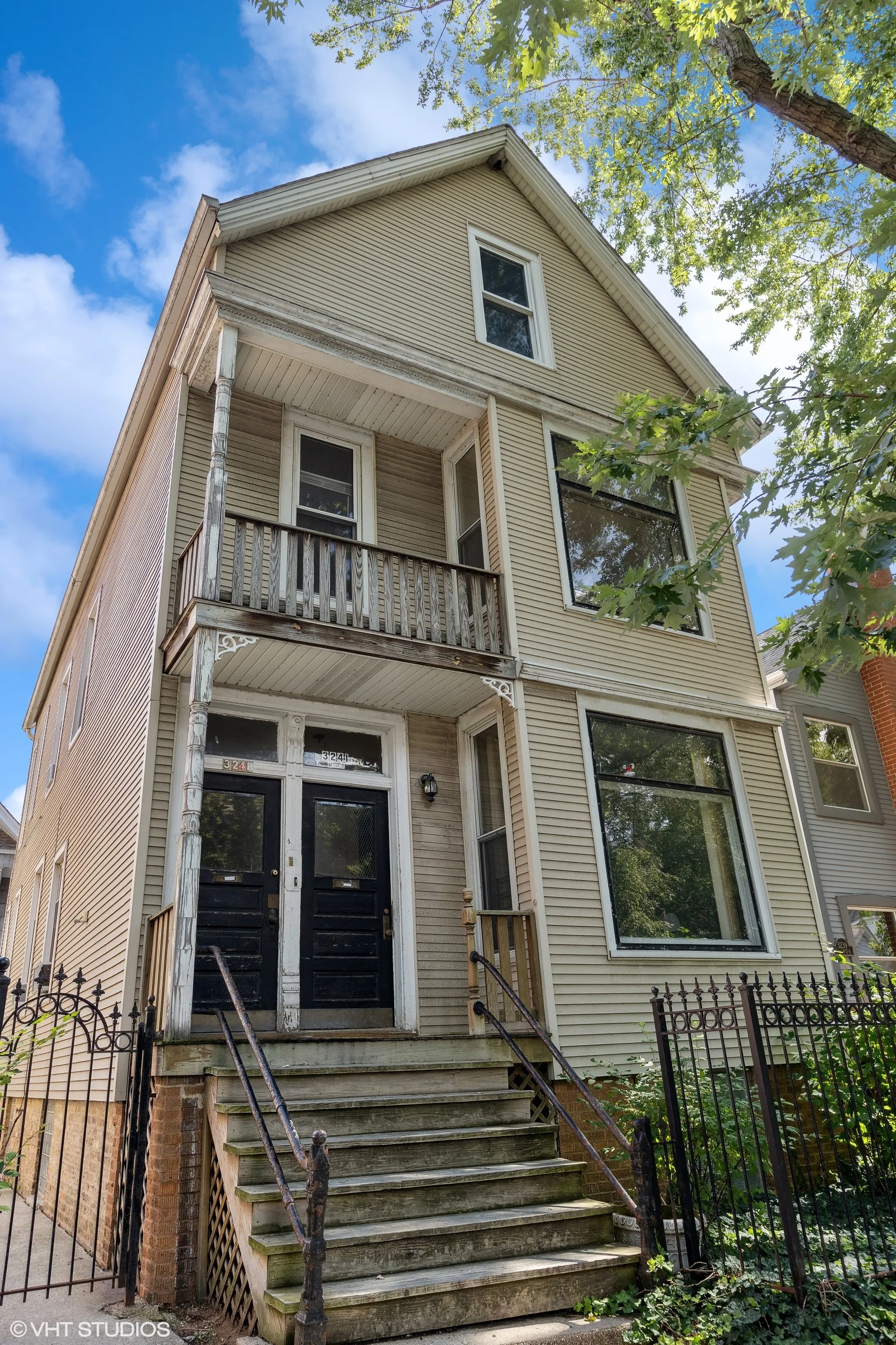 3241 N KENMORE AVE 60657-Garden Apartment-unit#2-Chicago-IL