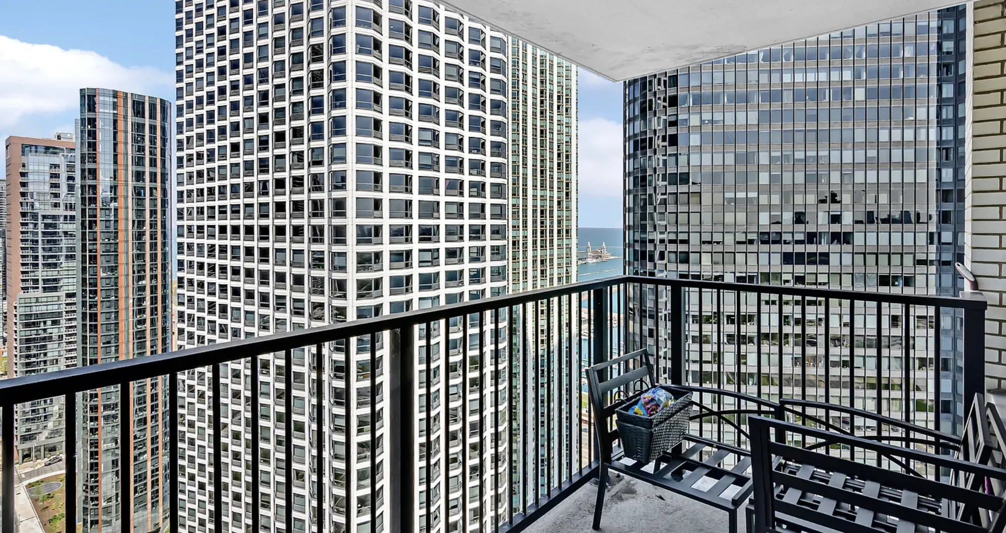 400 E RANDOLPH ST 60601-Outer Drive East-unit#3710-Chicago-IL