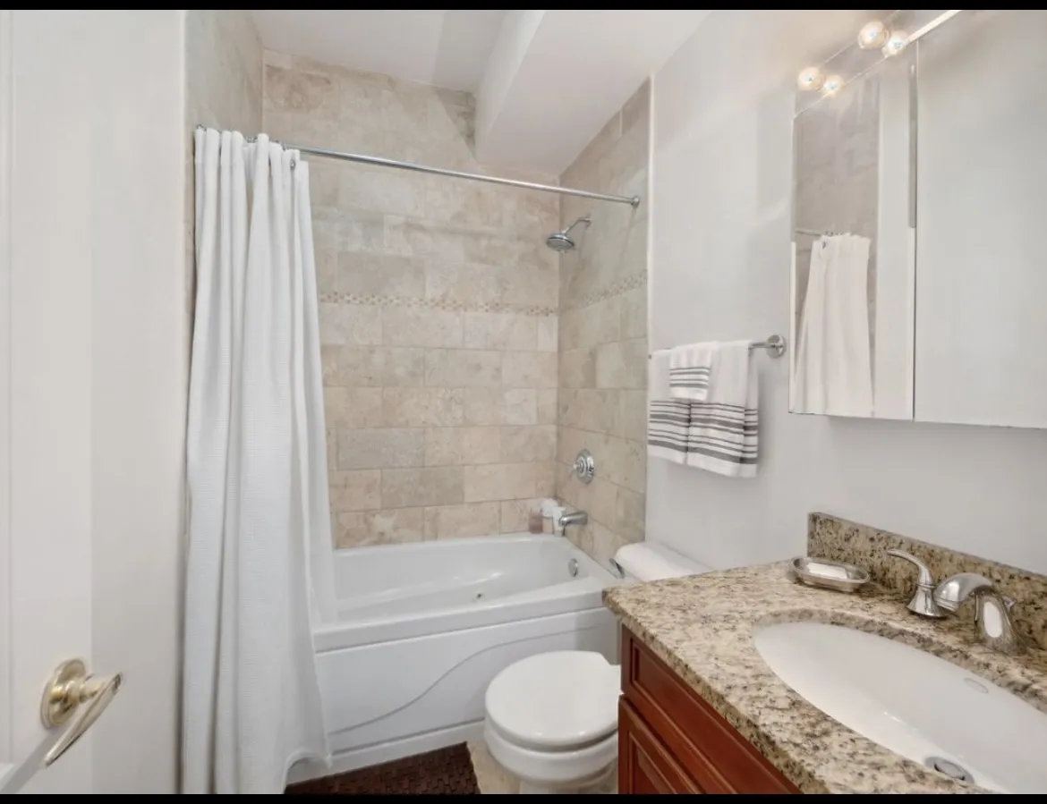 1210 W ROSCOE ST 60657-unit#G-Chicago-IL
