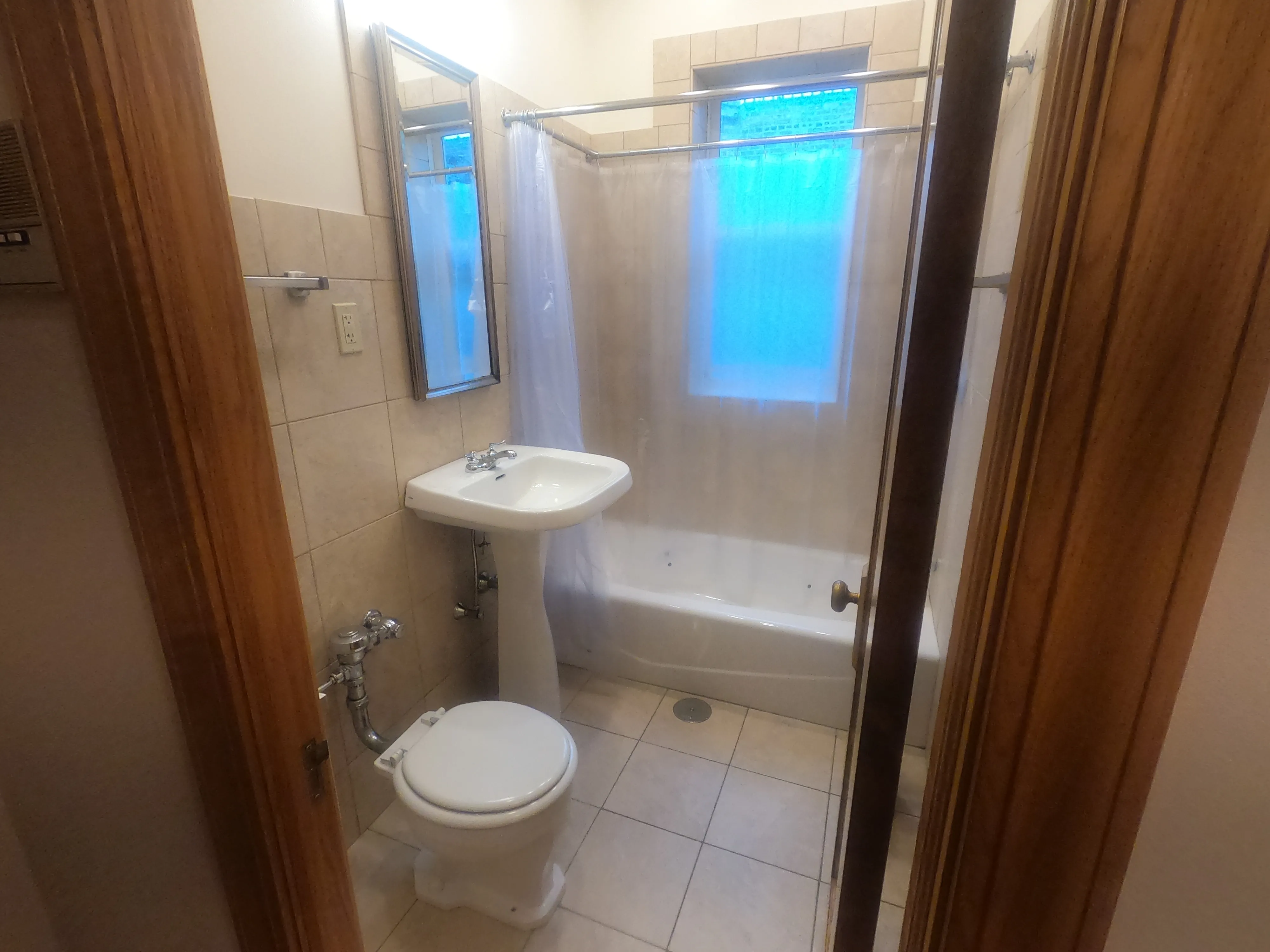 3744 1/2 N SHEFFIELD AVE 60613-Sheffield Apartments-unit#2B-Chicago-IL