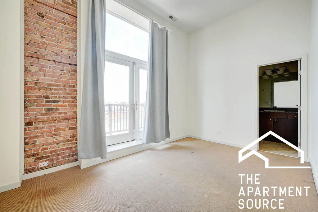 2401 W NORTH AVE 60647-unit#302-Chicago-IL