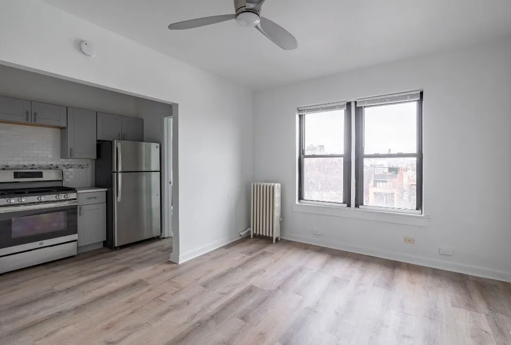 641 W ALDINE AVE 60657-unit#303-Chicago-IL