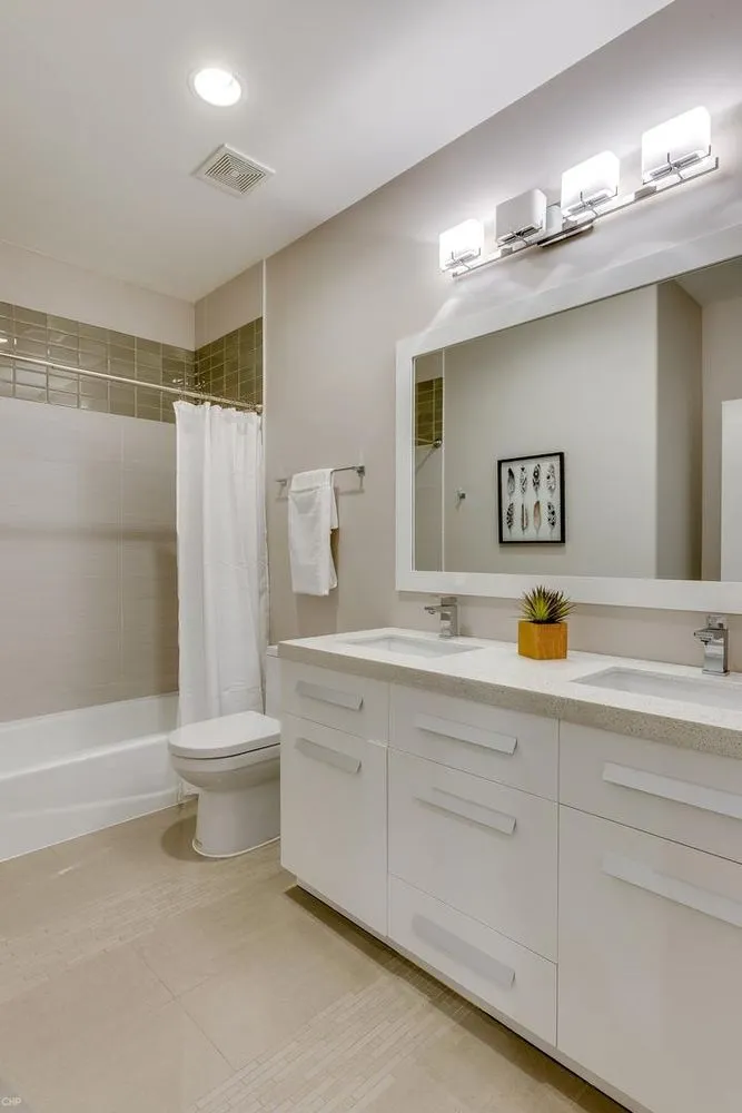 111 S ABERDEEN ST 60607-Chicago-IL