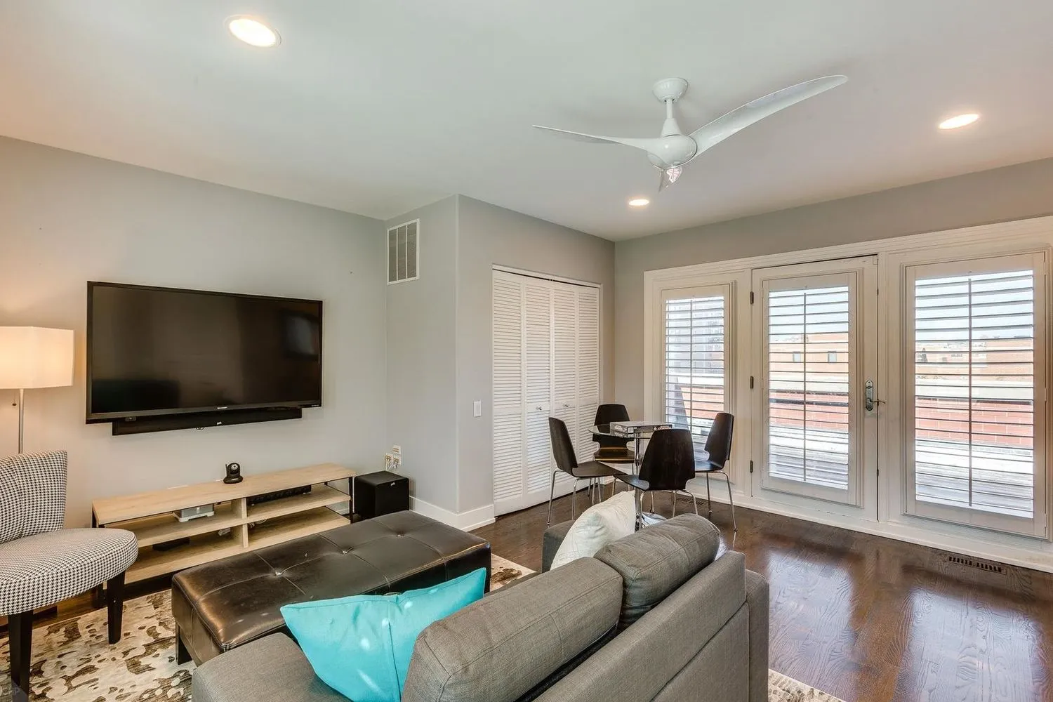 111 S ABERDEEN ST 60607-Chicago-IL