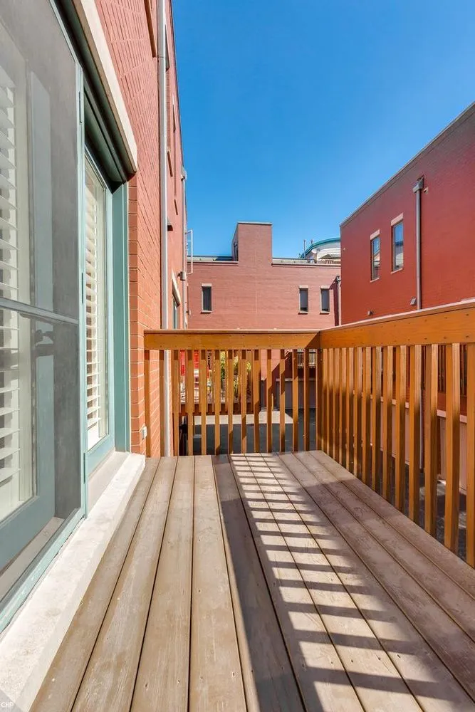 111 S ABERDEEN ST 60607-Chicago-IL
