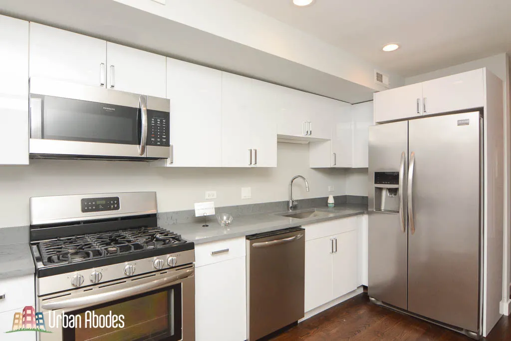 1352 N CLEVELAND AVE 60610-unit#2-Chicago-IL