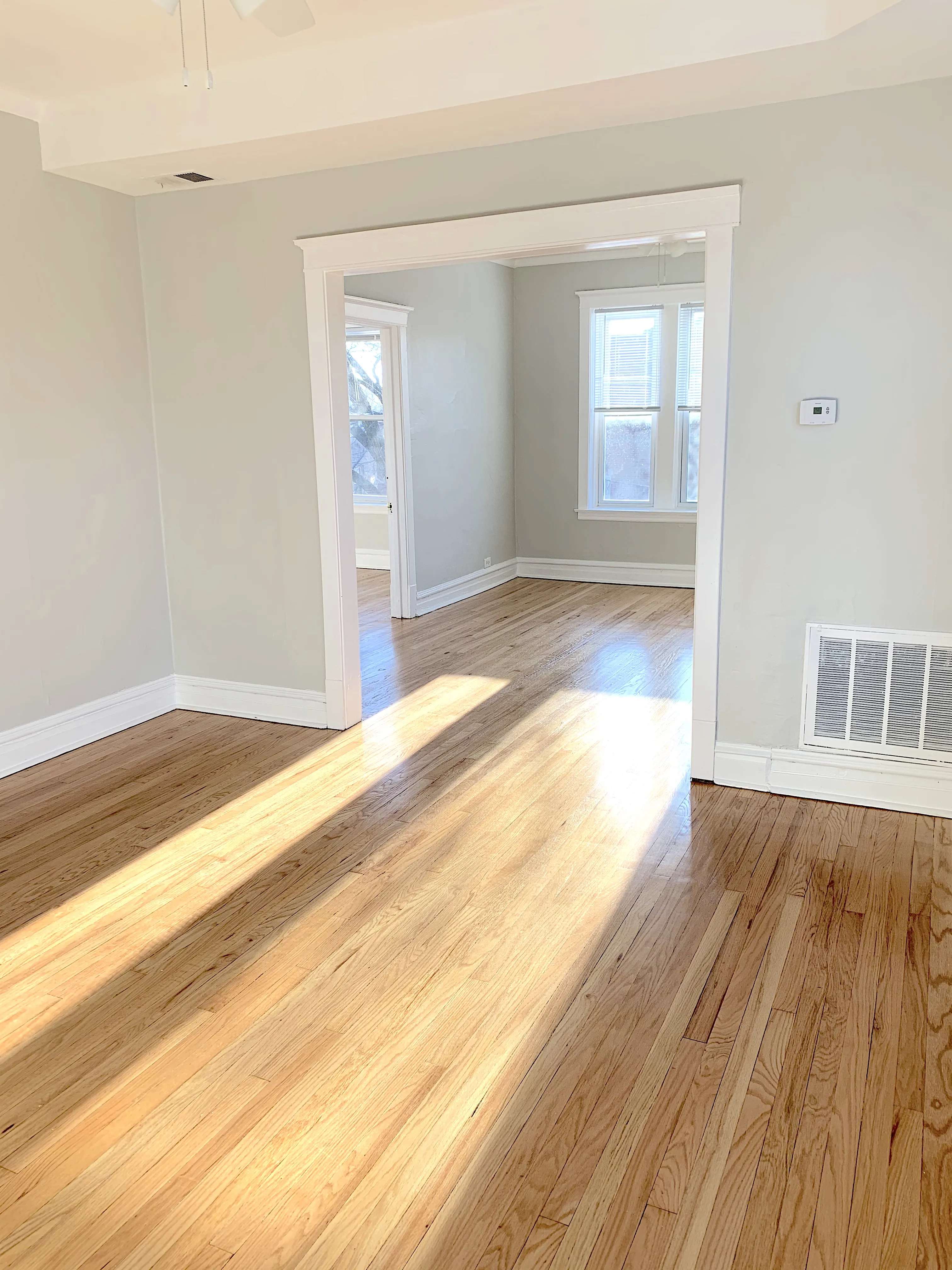 3053 W BERTEAU AVE 60618-unit#3W-Chicago-IL