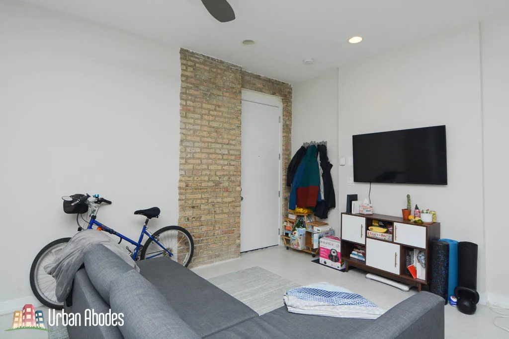 4016 N KENMORE AVE 60613-unit#1SW-Chicago-IL