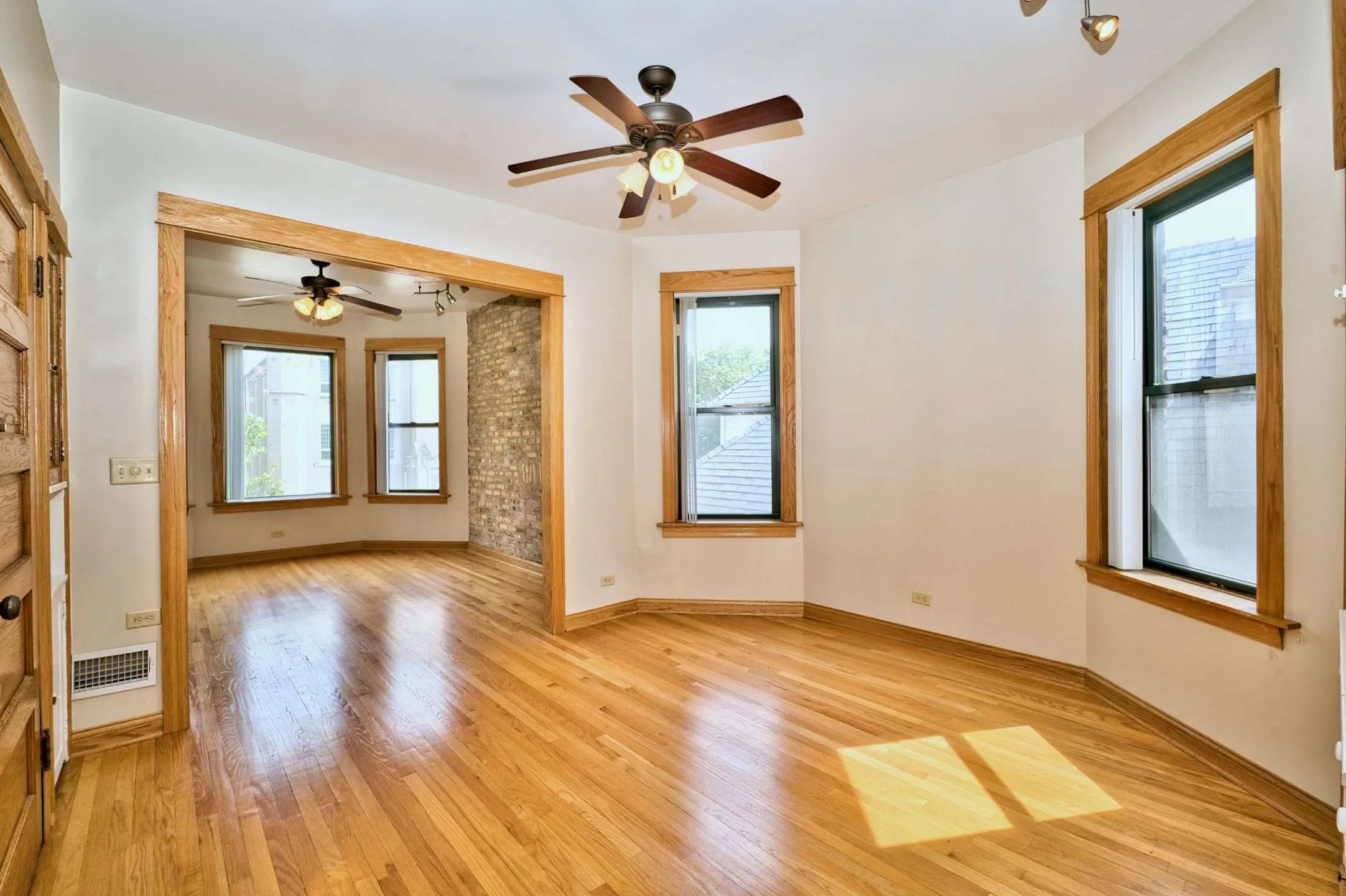 1649 W FOSTER AVE 60640-unit#02-Chicago-IL