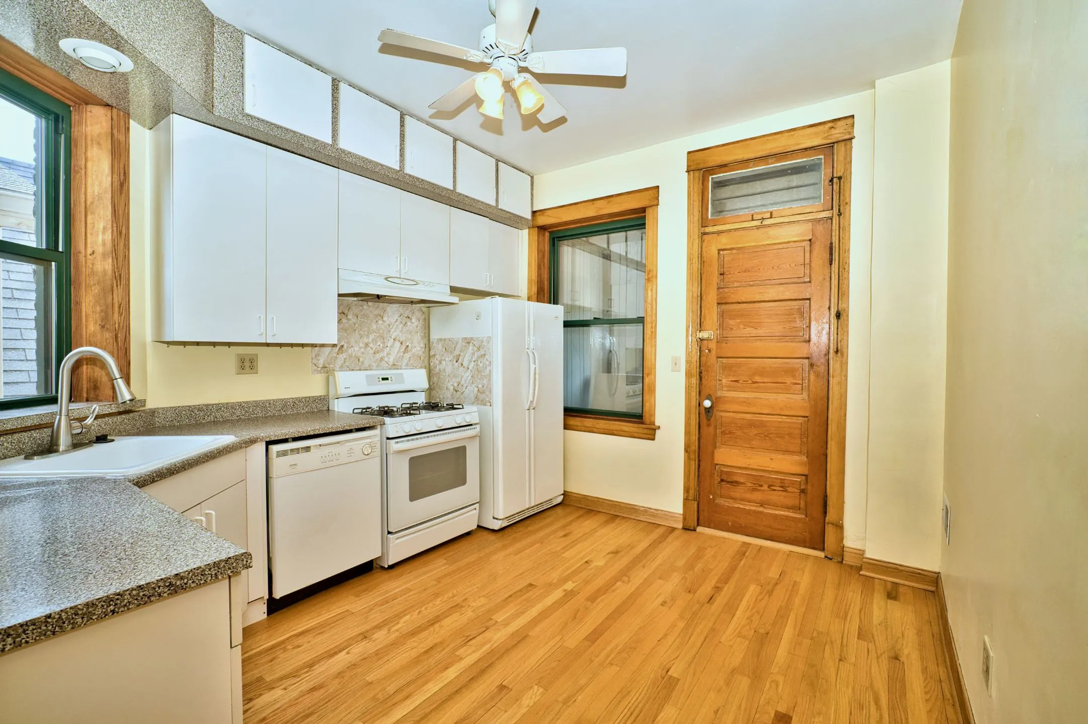 1649 W FOSTER AVE 60640-unit#02-Chicago-IL