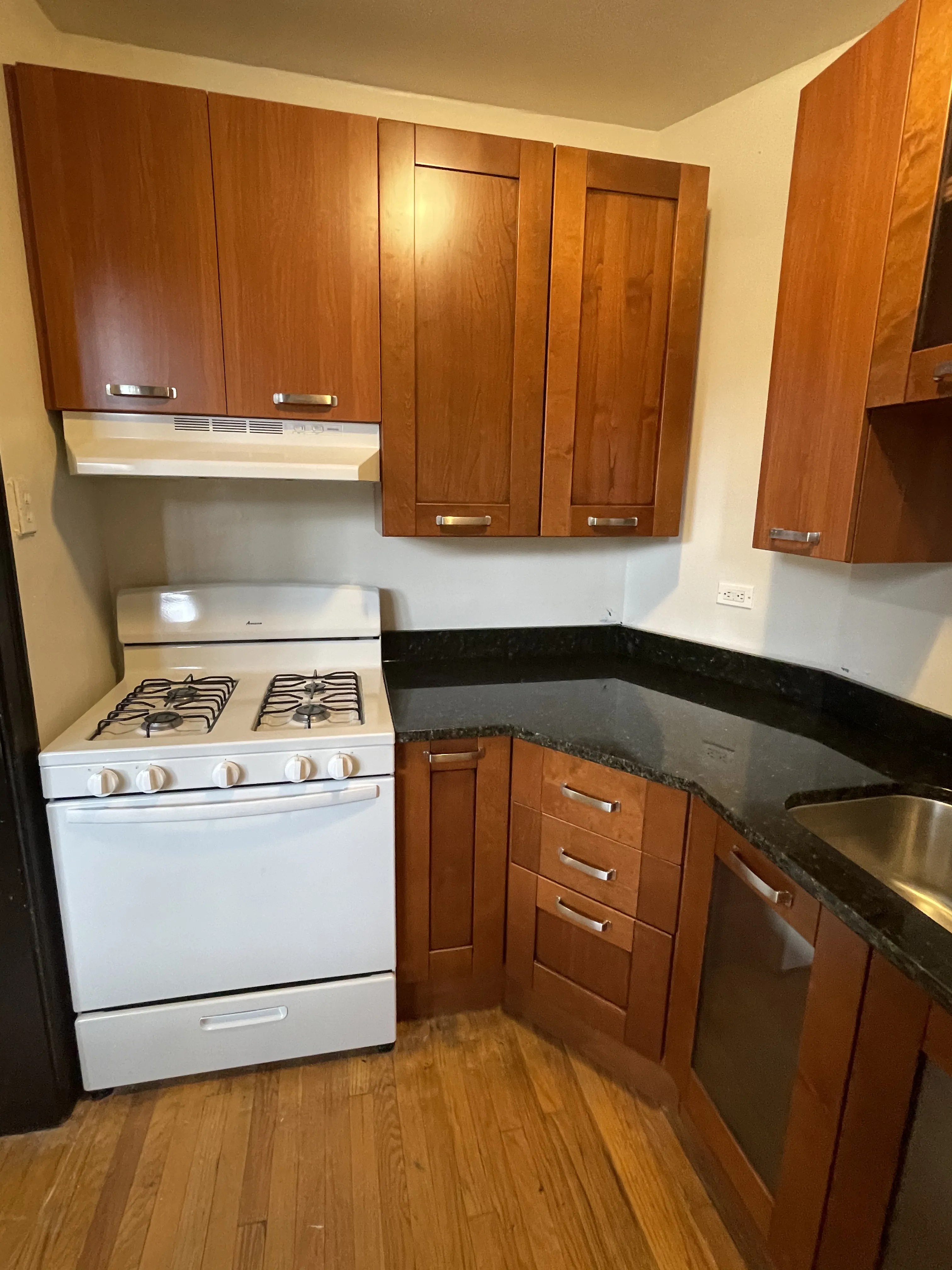 3657 N RACINE AVE 60613-Waveland Apartments-unit#01-Chicago-IL