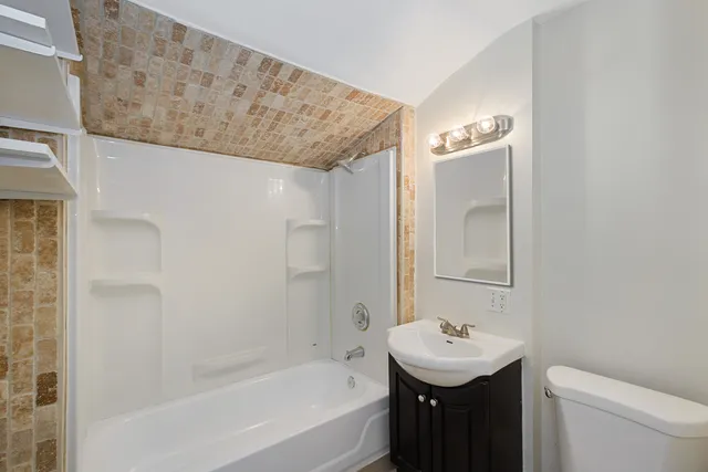 4126 N DRAKE AVE 60618-unit#02-Chicago-IL