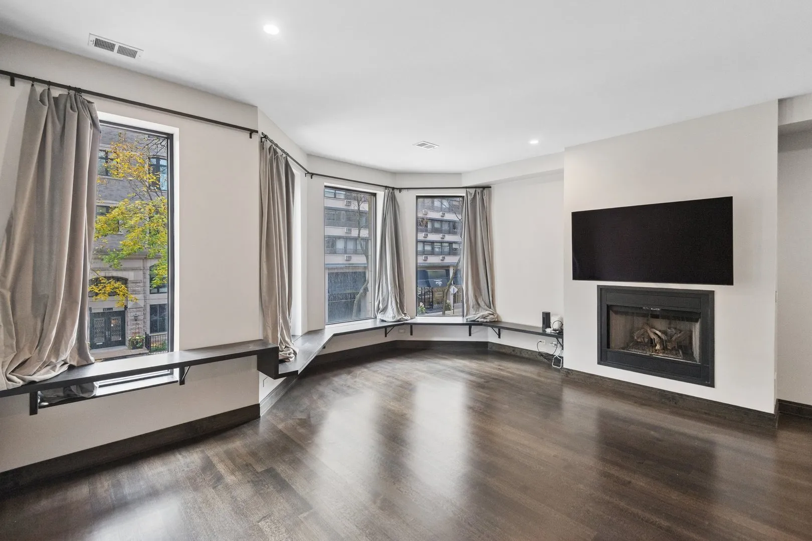 44 E Cedar St, , 60611, USA 60611-Chicago-IL