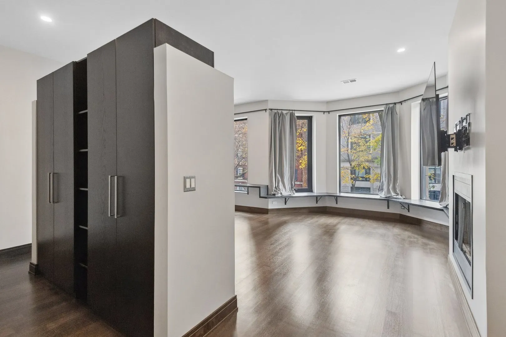 44 E Cedar St, , 60611, USA 60611-Chicago-IL