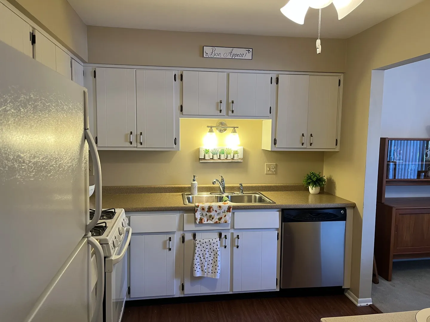 1607 Thames Ct, , 60189, USA 60189-Wheaton-IL