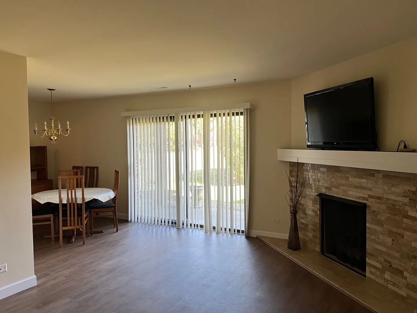 1607 Thames Ct, , 60189, USA 60189-Wheaton-IL