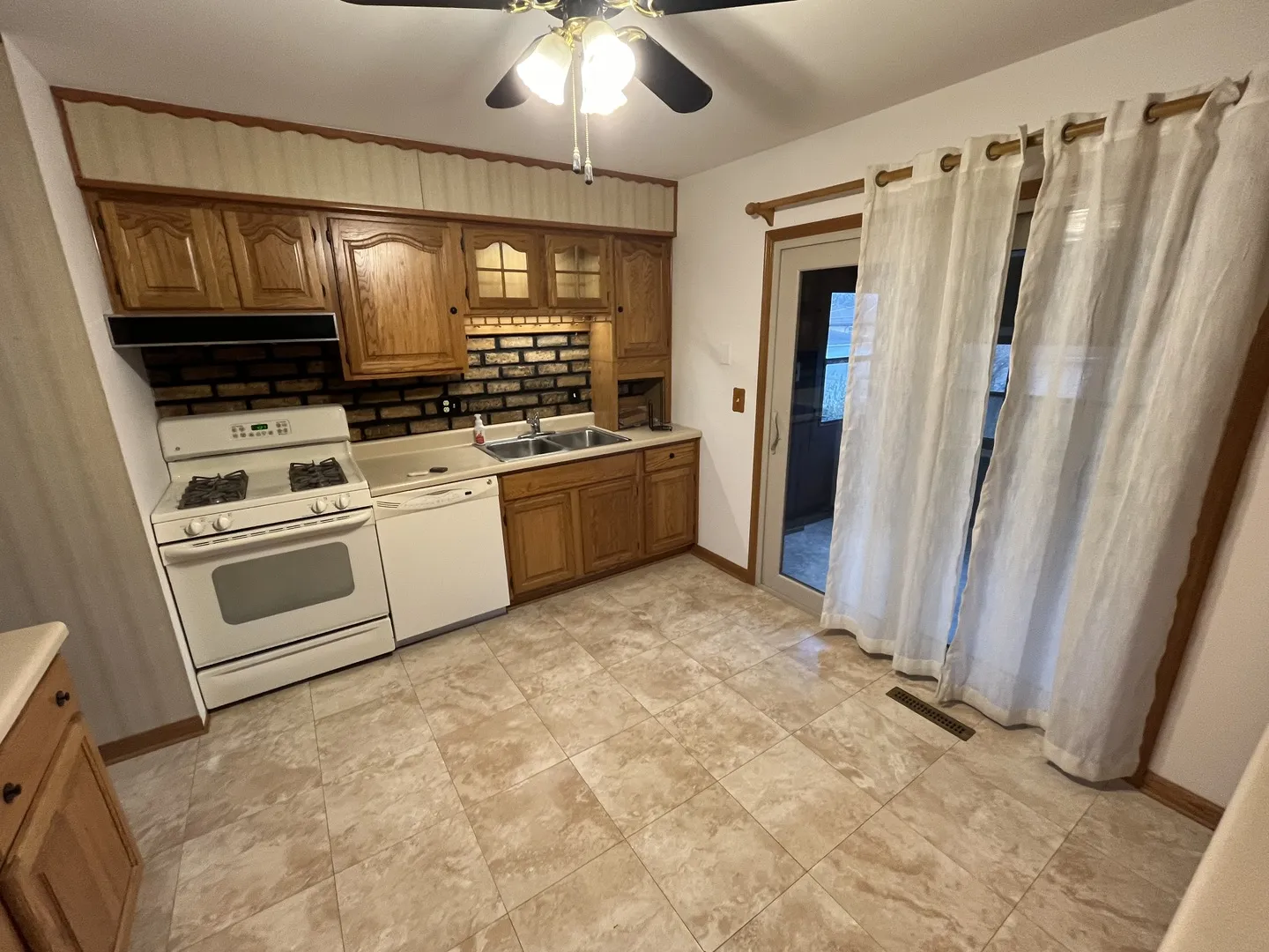 562 Van Auken St, , 60126, USA 60126-Elmhurst-IL