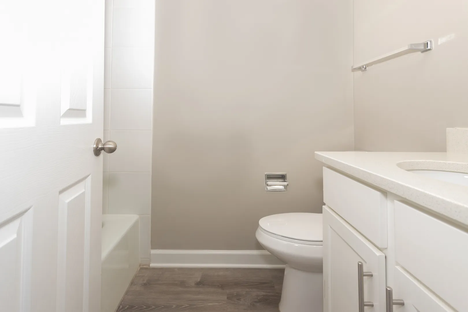 4250 W Lake Ave, ,  60026, USA 60026-Glenview-IL