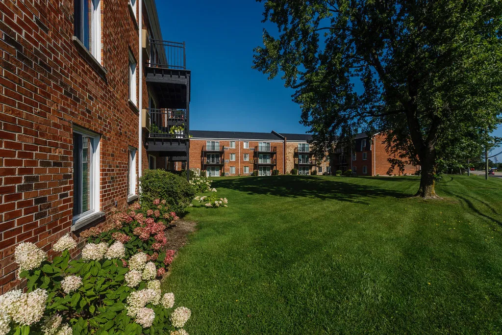 4250 W Lake Ave, ,  60026, USA 60026-Glenview-IL