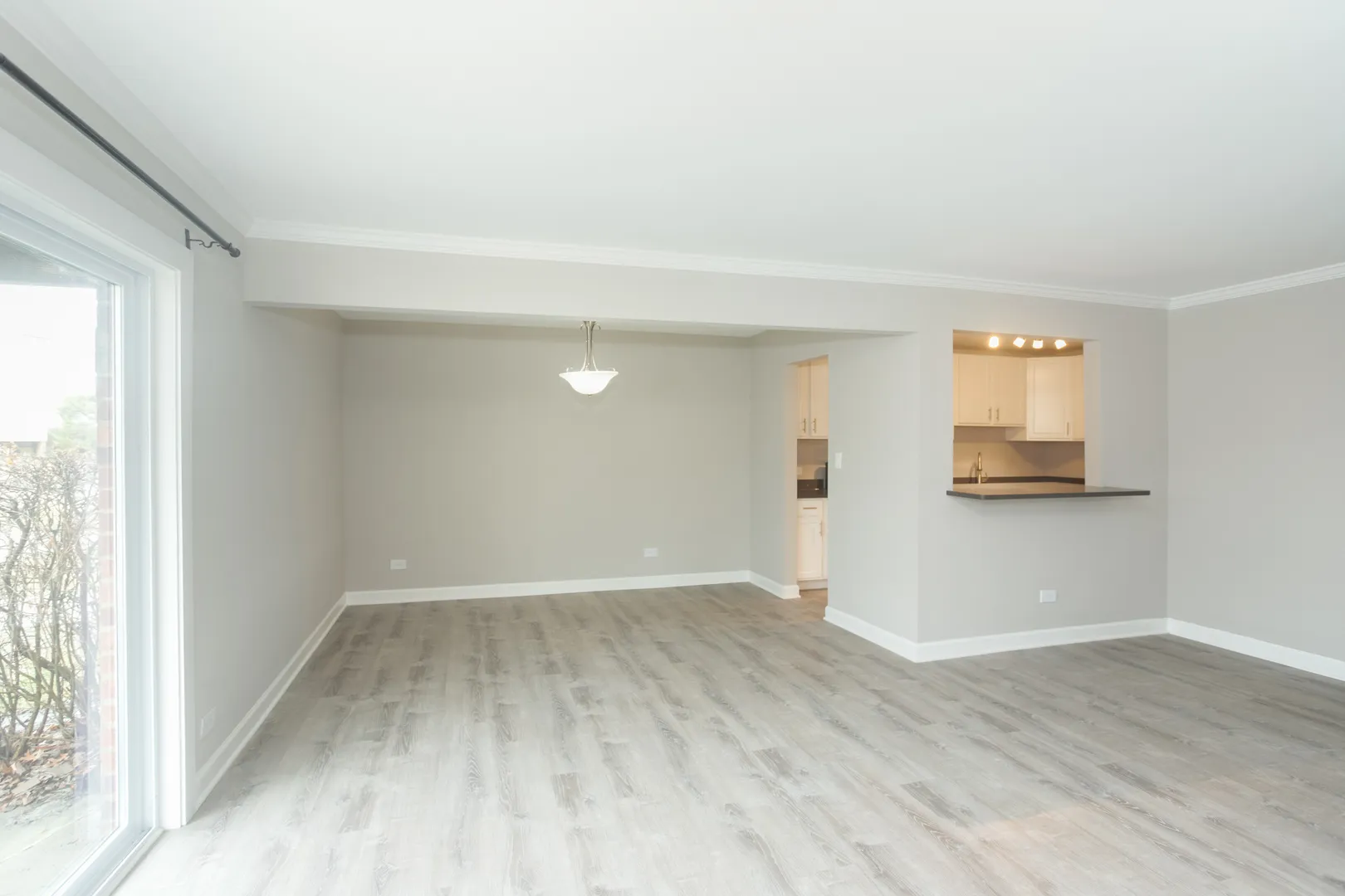 4250 W Lake Ave, ,  60026, USA 60026-Glenview-IL