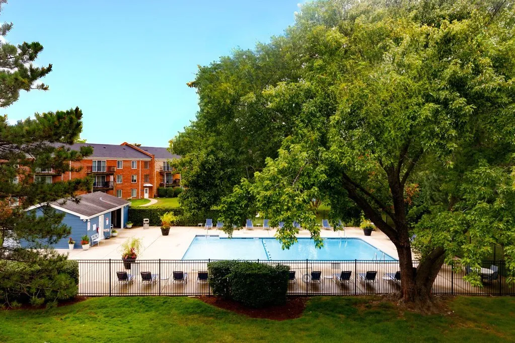 4250 W Lake Ave, ,  60026, USA 60026-Glenview-IL