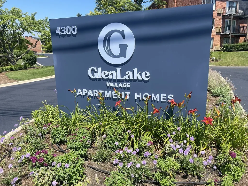 4250 W Lake Ave, ,  60026, USA 60026-Glenview-IL