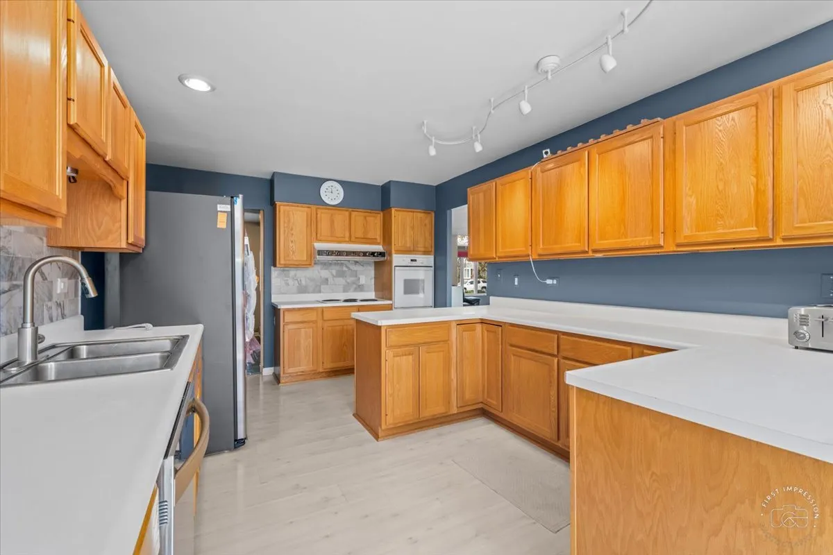 1120 N Brainard St, , 60563, USA 60563-Naperville-IL
