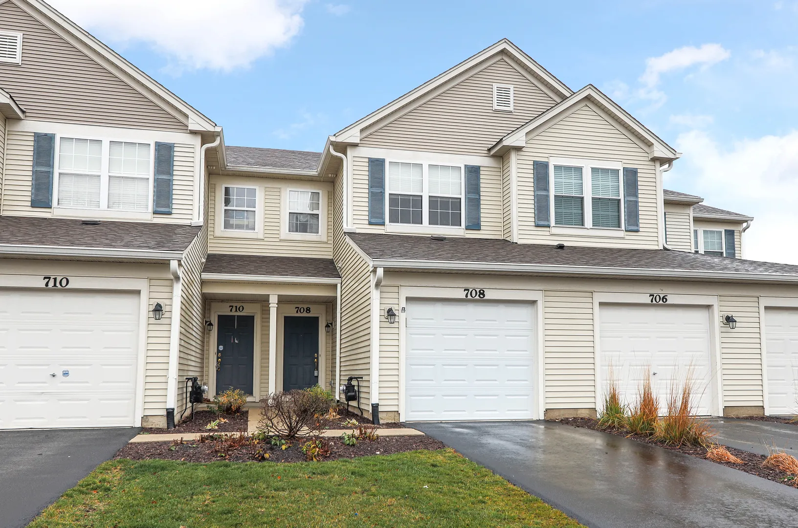 708 Woodewind Dr, , 60563, USA 60563-Naperville-IL
