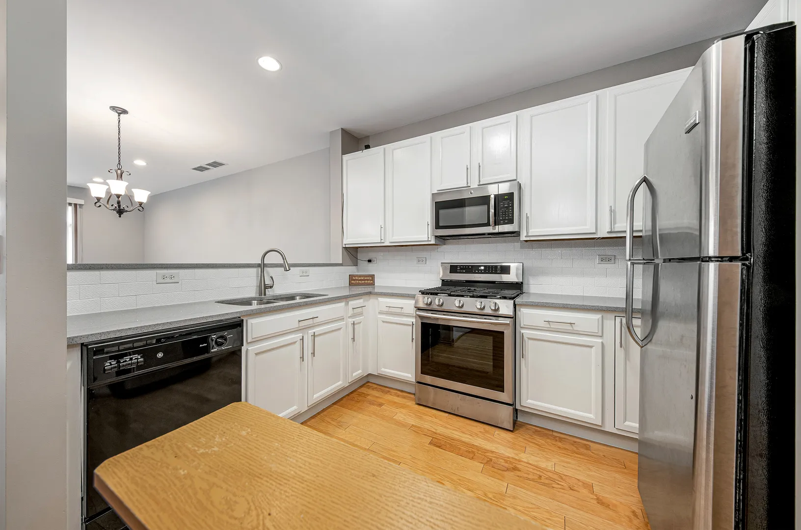 708 Woodewind Dr, , 60563, USA 60563-Naperville-IL