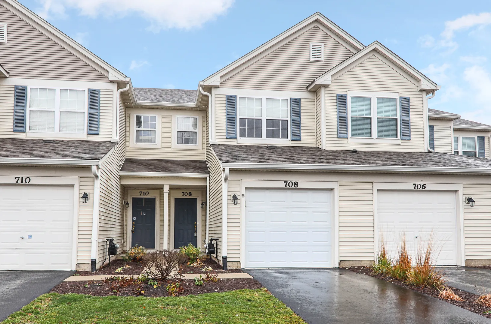 708 Woodewind Dr, , 60563, USA 60563-Naperville-IL