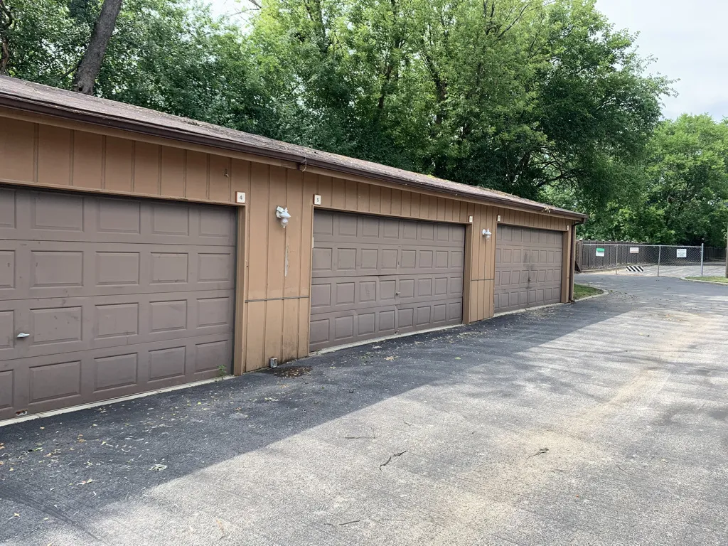 5S070 Pebblewood Ln, ,  60563, USA 60563-Naperville-IL