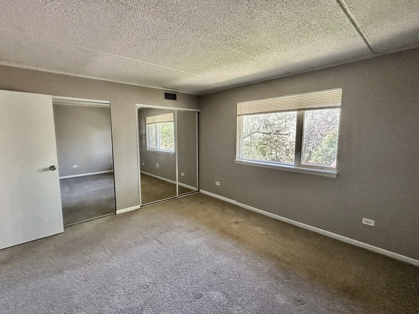 5S070 Pebblewood Ln, , 60563, USA 60563-Naperville-IL