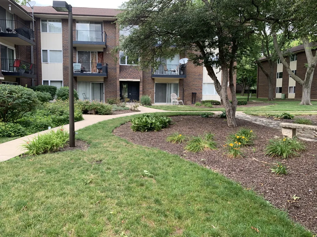 5S070 Pebblewood Ln, , 60563, USA 60563-Naperville-IL