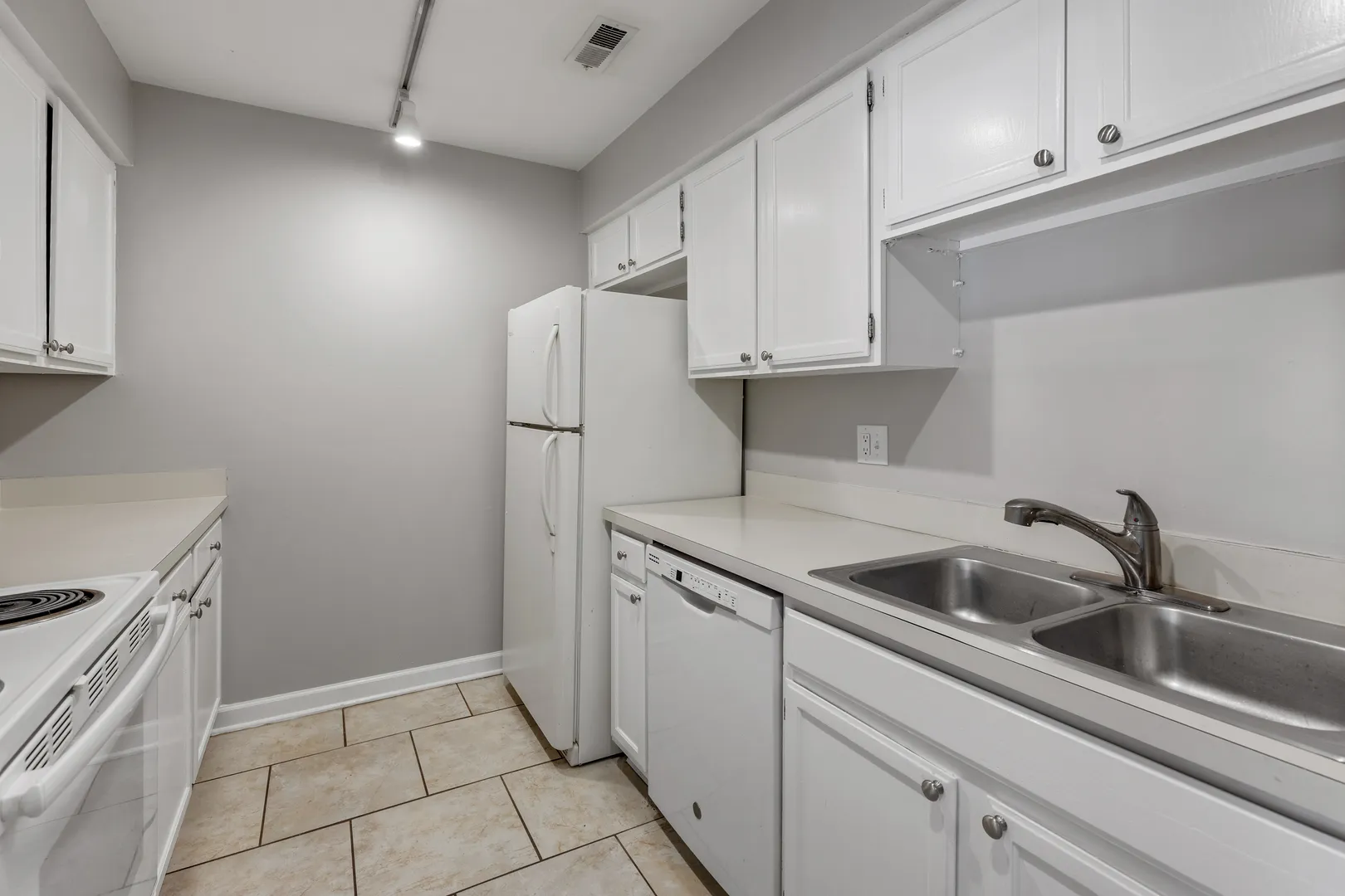 1444 Stonebridge Cir, , 60189, USA 60189-Wheaton-IL