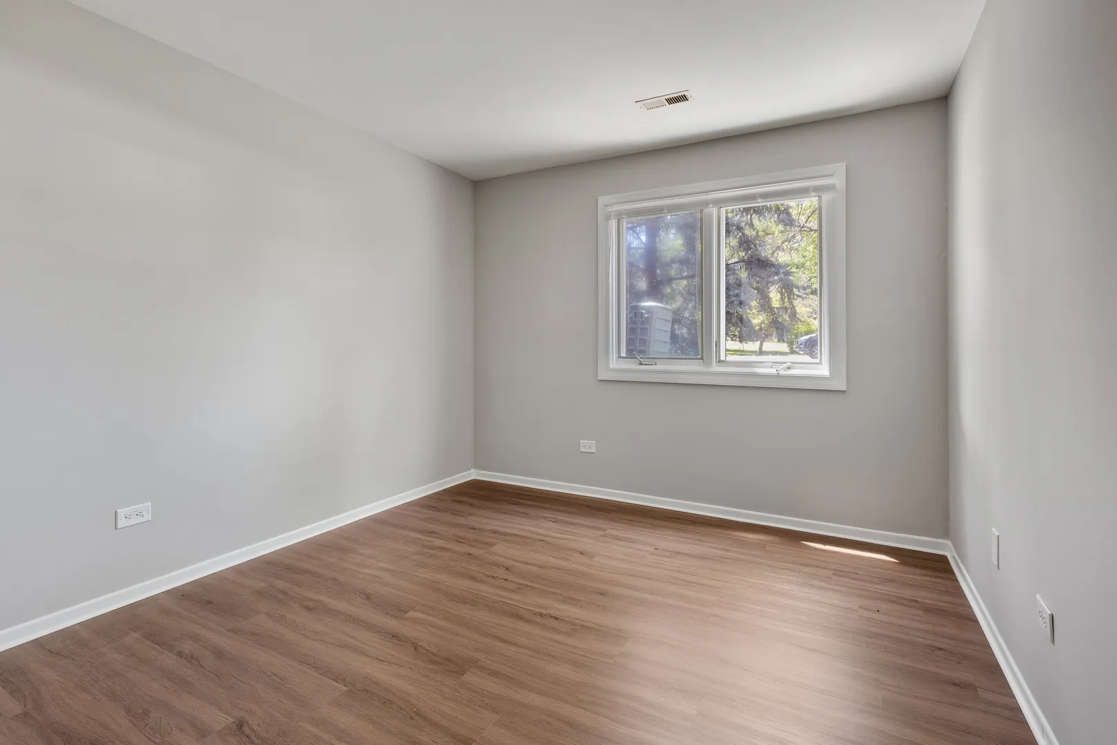 1444 Stonebridge Cir, , 60189, USA 60189-Wheaton-IL