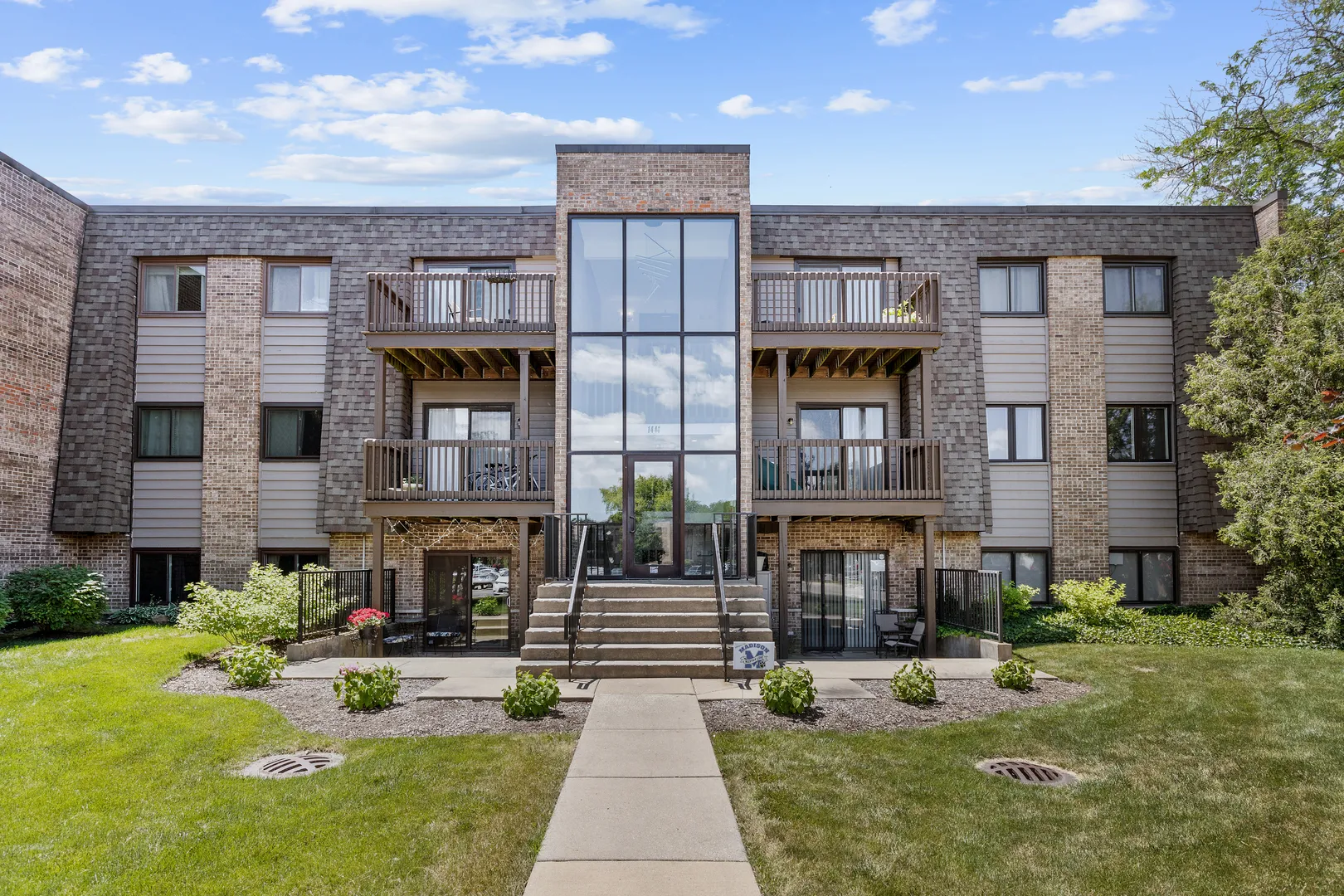 1444 Stonebridge Cir, , 60189, USA 60189-Wheaton-IL
