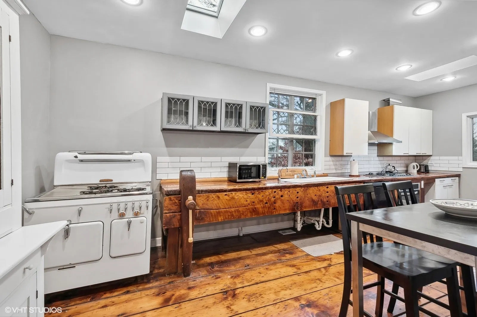 2404 Ridge Ave, ,  60201, USA 60201-Evanston-IL