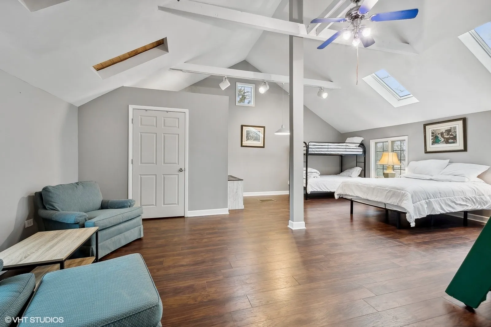 2404 Ridge Ave, ,  60201, USA 60201-Evanston-IL