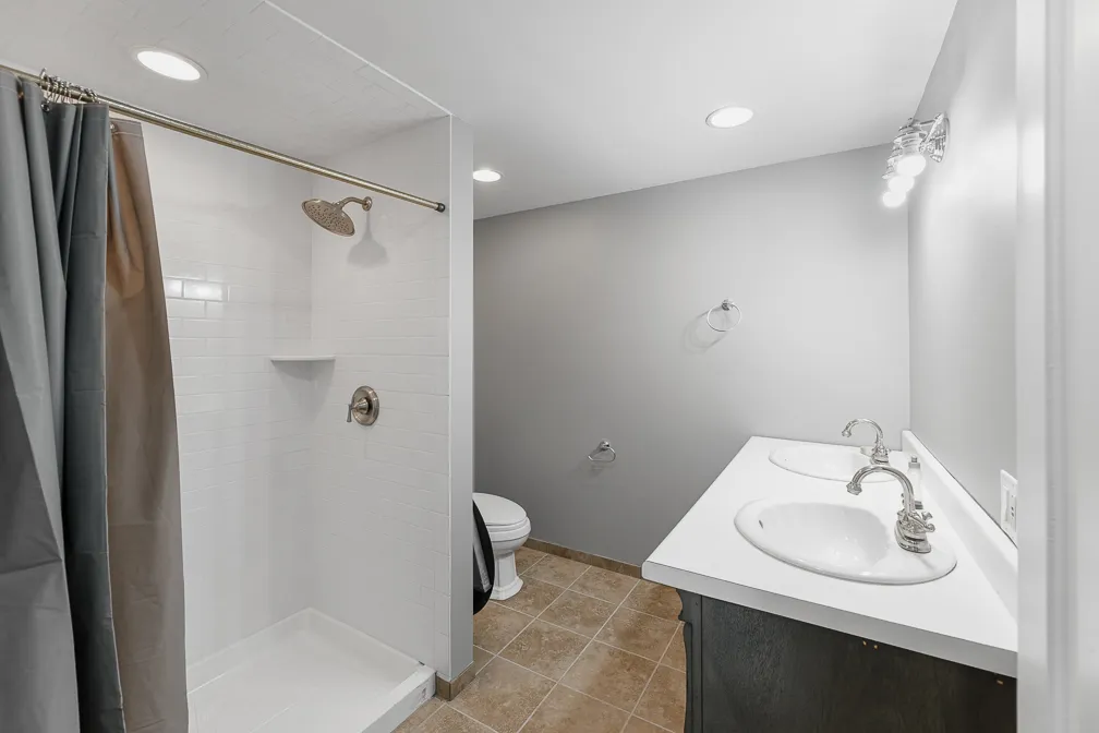 2404 Ridge Ave, ,  60201, USA 60201-Evanston-IL