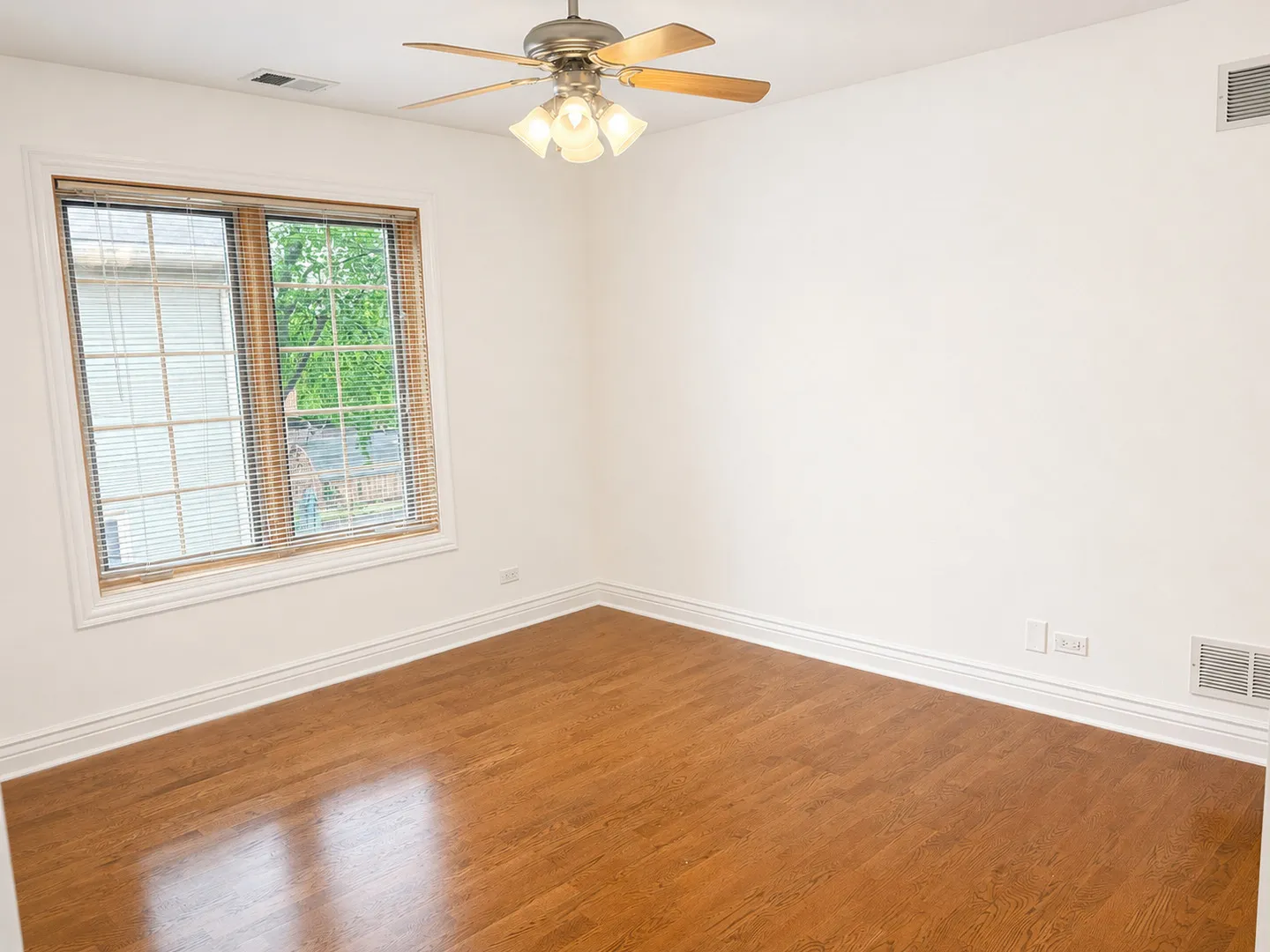1759 Dewes St, , 60025, USA 60025-Glenview-IL
