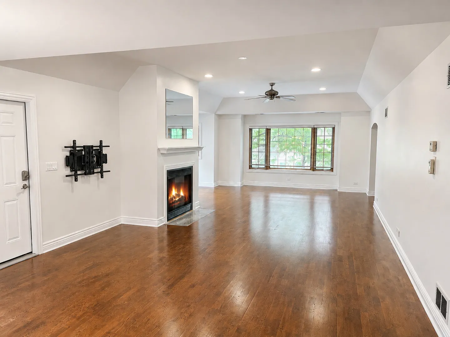 1759 Dewes St, , 60025, USA 60025-Glenview-IL