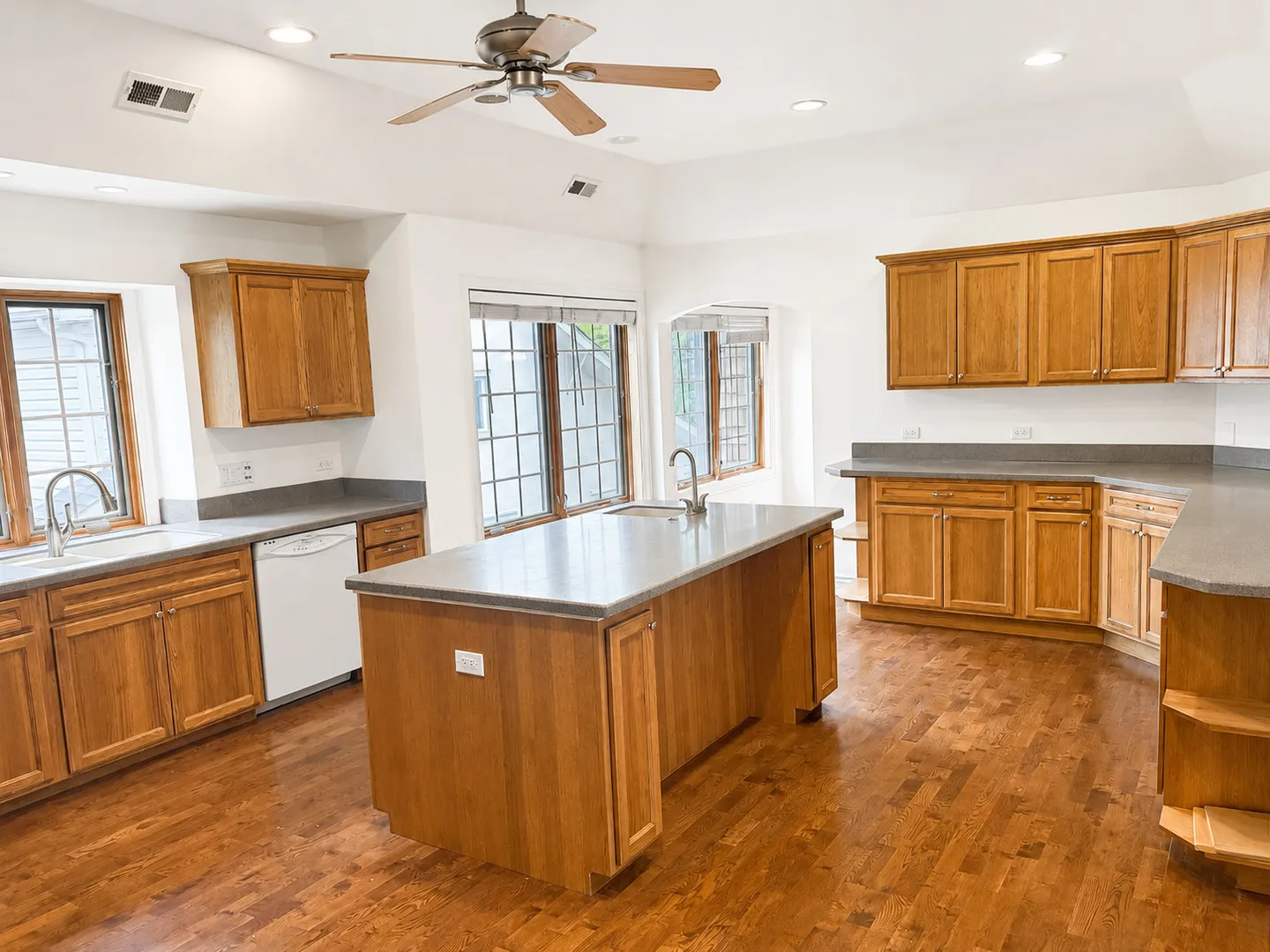 1759 Dewes St, , 60025, USA 60025-Glenview-IL