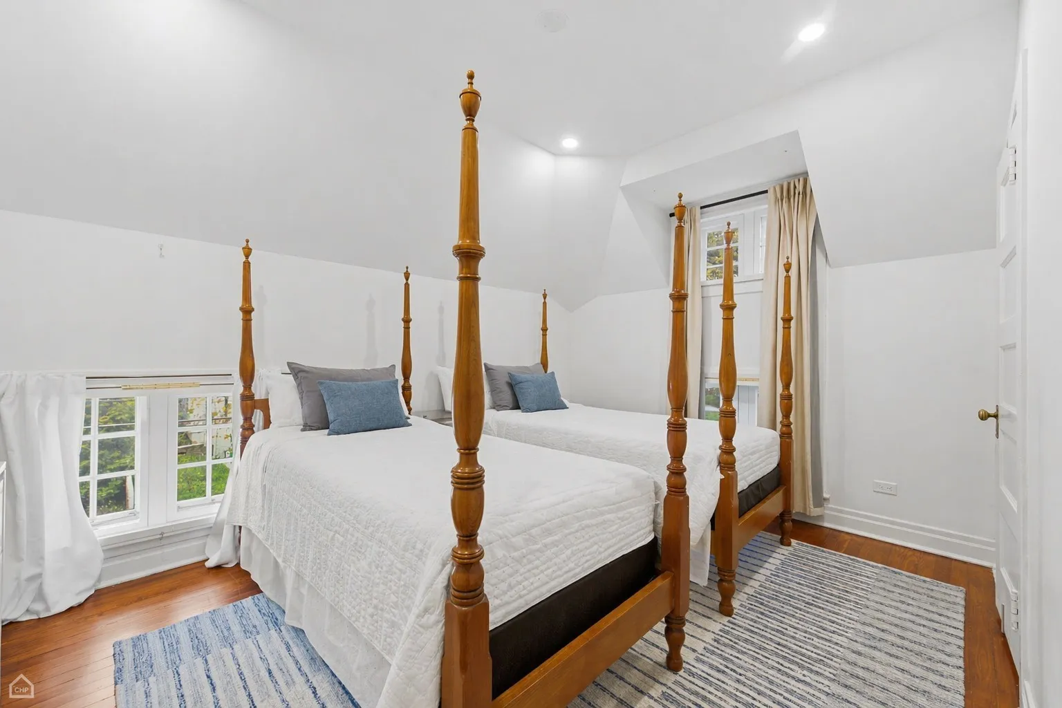 235 Greenwood St, ,  60201, USA 60201-Evanston-IL