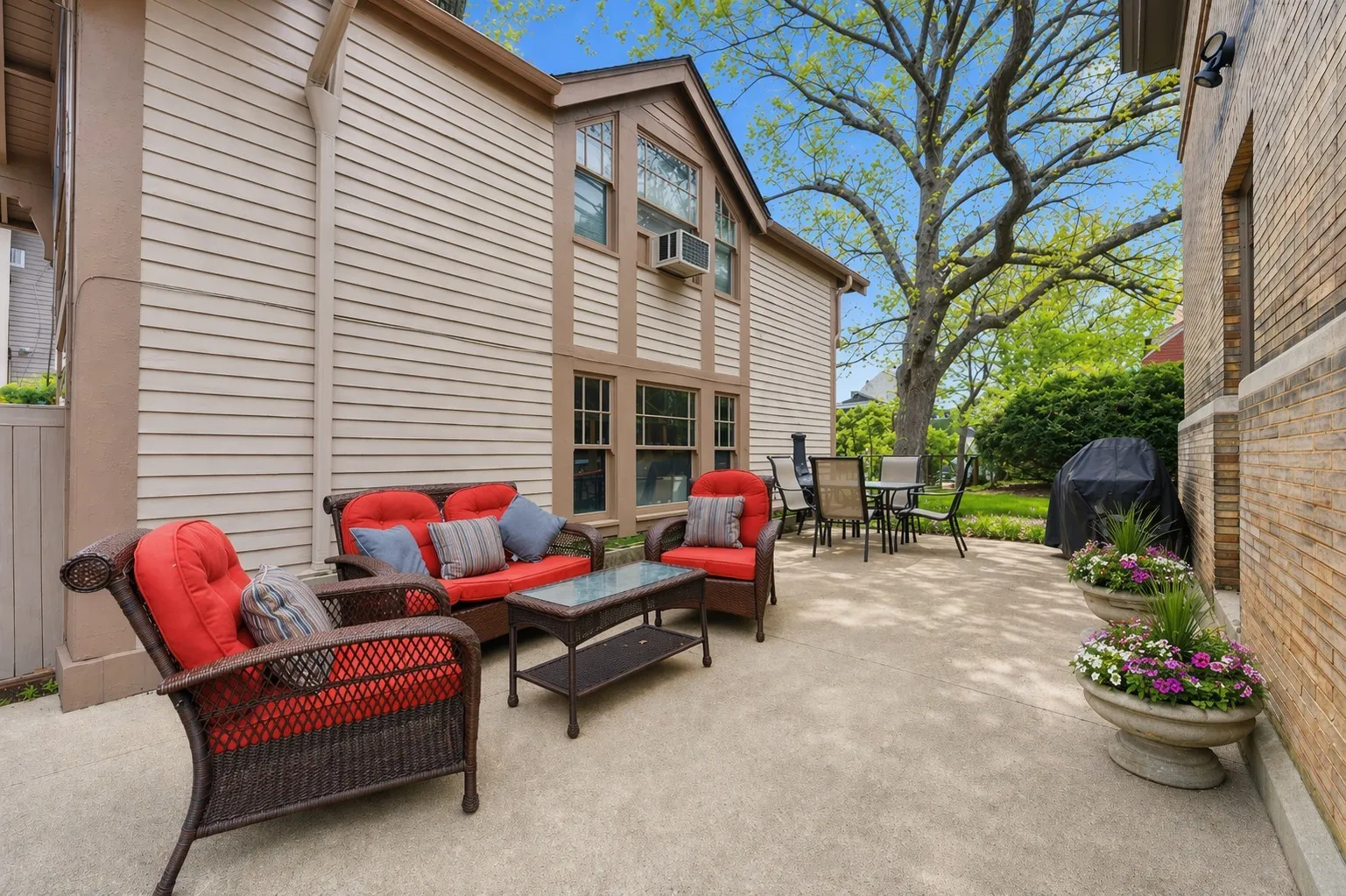 235 Greenwood St, ,  60201, USA 60201-Evanston-IL